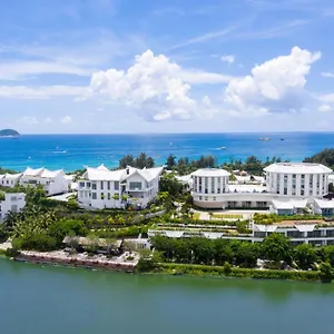 Курортный комплекс Palace Yalong Bay